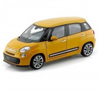 Auto 1:24 Welly 2013 Fiat 500L lut